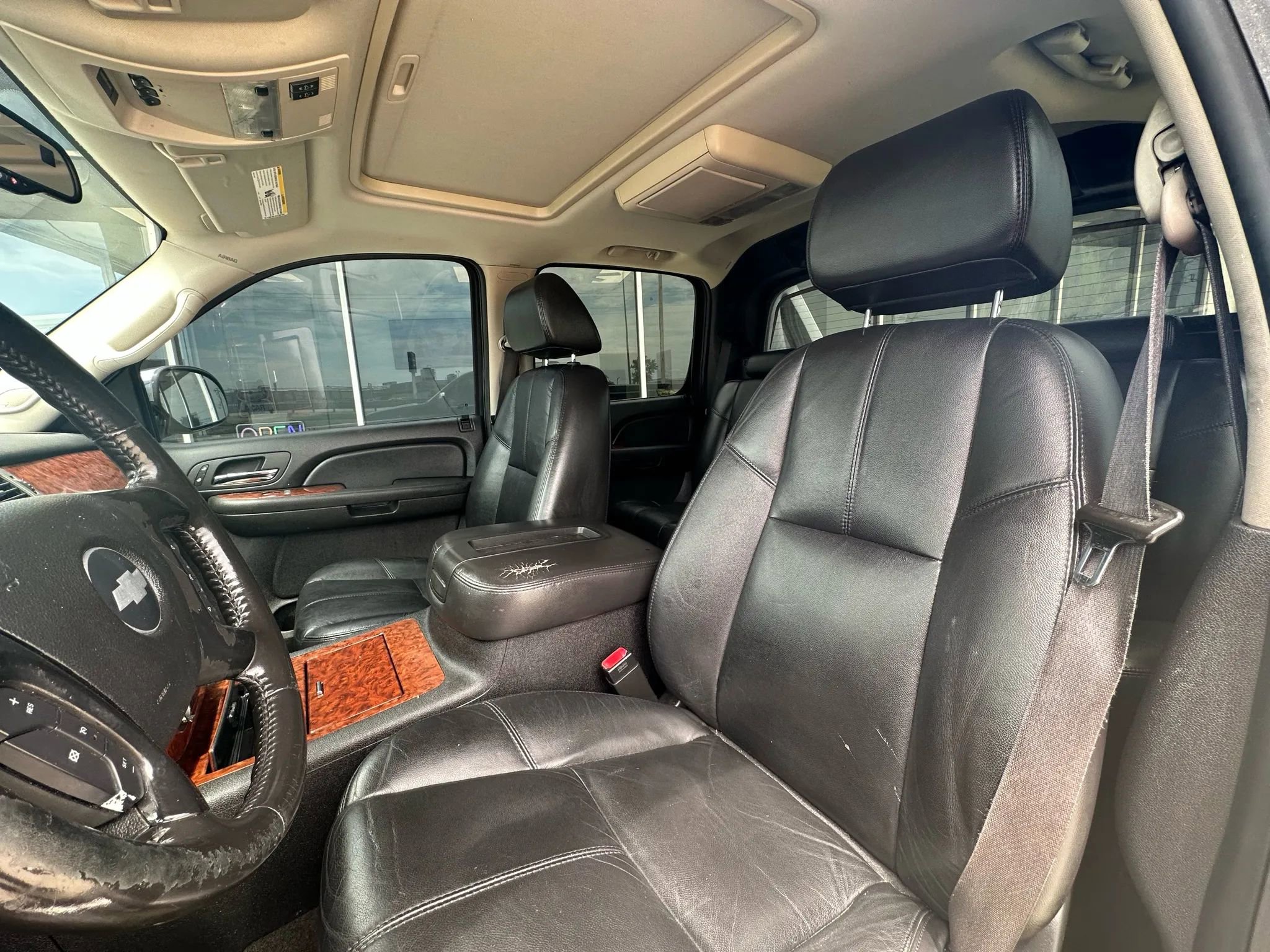 Used 2008 Chevrolet Avalanche LTZ w/ LTZ Preferred Equipment Group AWD/4WD image 11