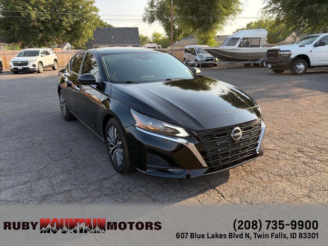 Used 2024 Nissan Altima 2.5 SV