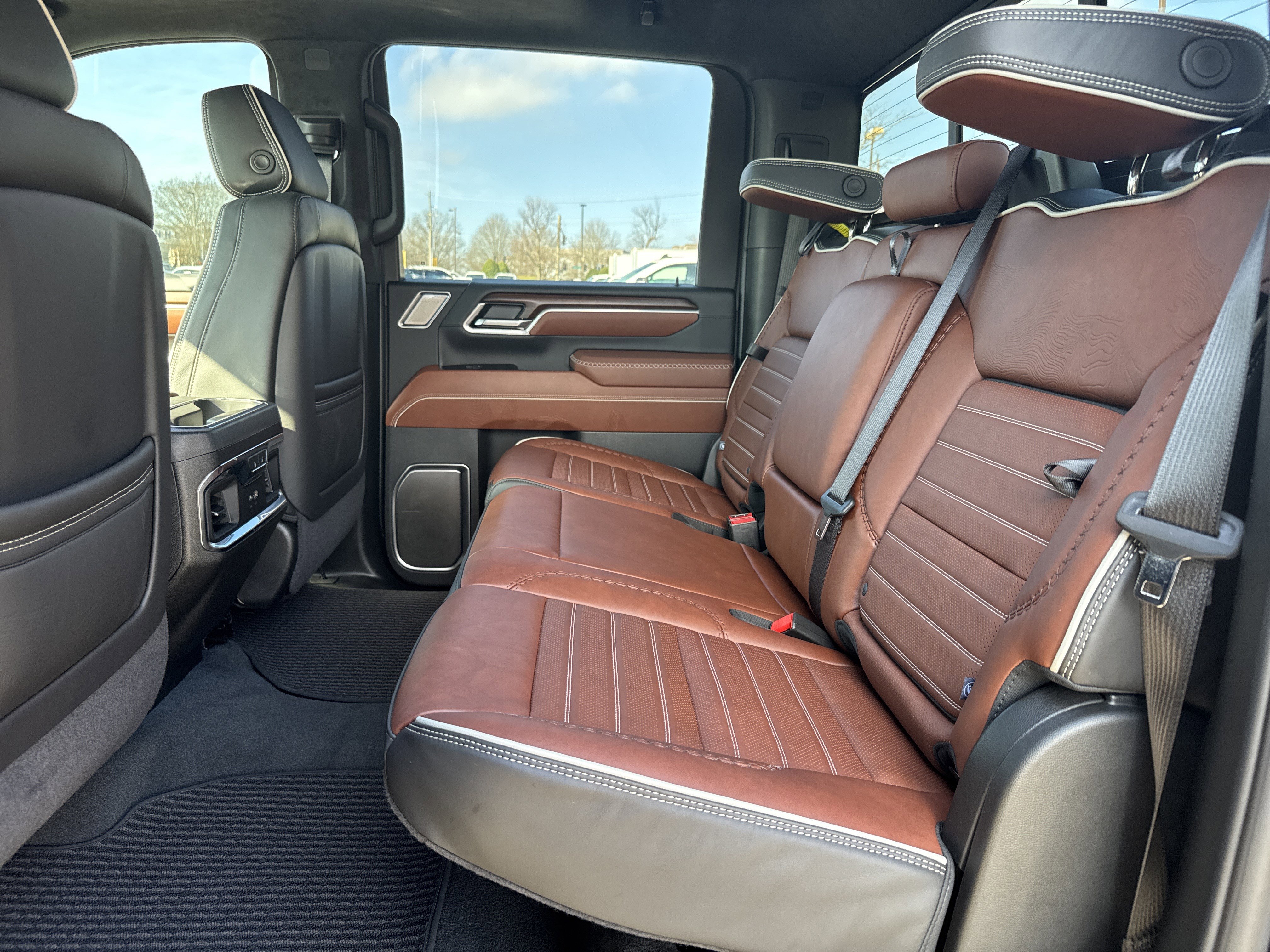 Used 2025 GMC Sierra 2500 Denali Ultimate image 31