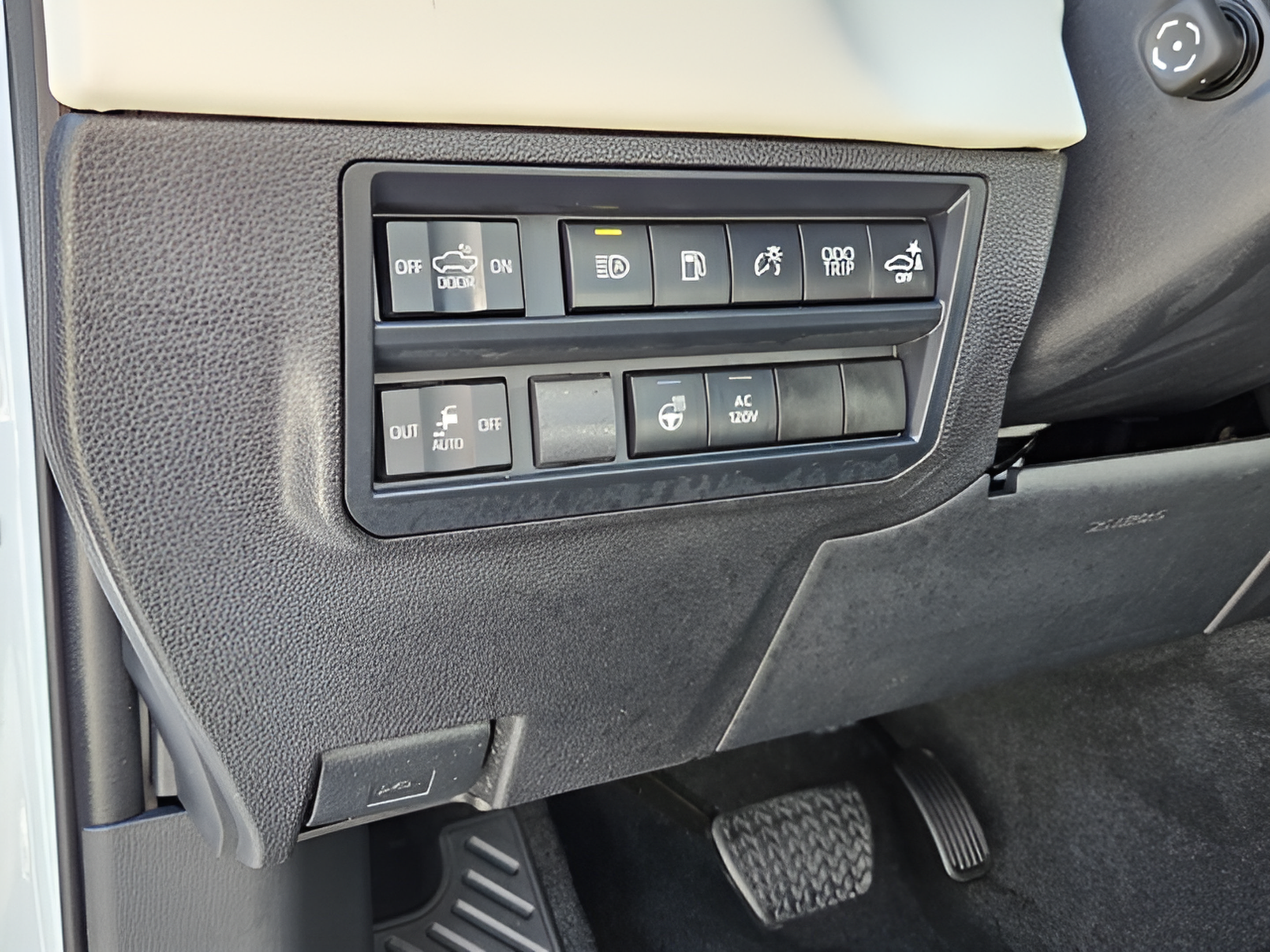 Used 2024 Toyota Tundra Capstone AWD/4WD image 16