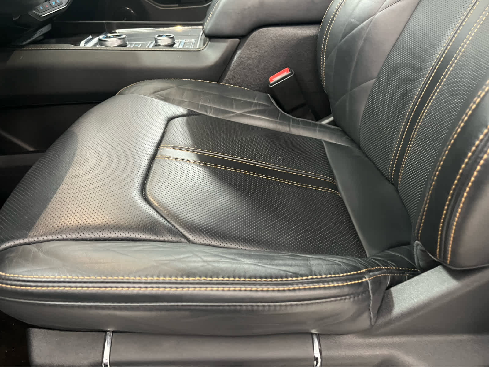 Used 2023 Ford Expedition Platinum image 18