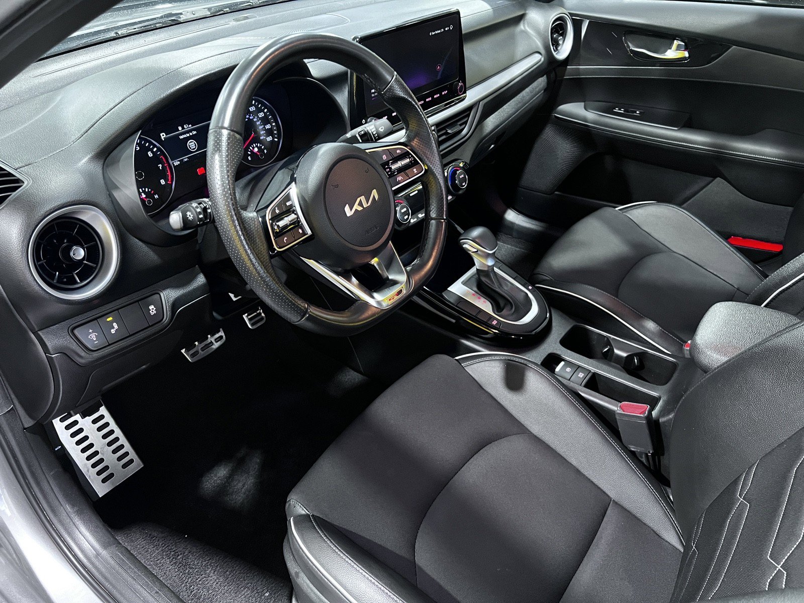 Used 2024 Kia Forte GT-Line image 14