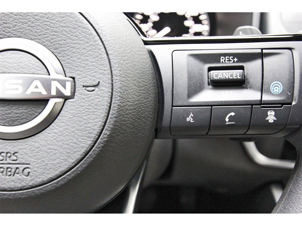 Used 2023 Nissan Rogue SV image 14