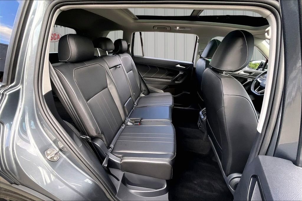 Used 2023 Volkswagen Tiguan SE w/ Panoramic Sunroof Package AWD/4WD image 25