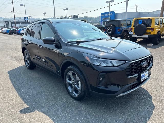 Used 2025 Ford Escape ST-Line Select AWD/4WD image 7