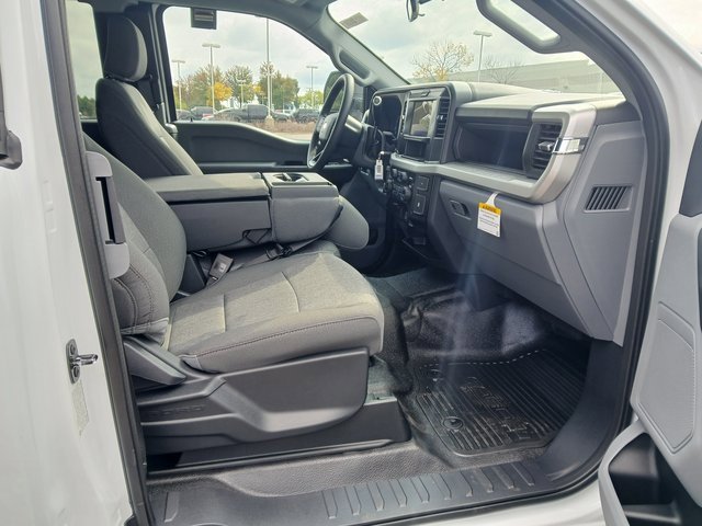New 2026 Ford F350 XL w/ XL Chrome Package image 24