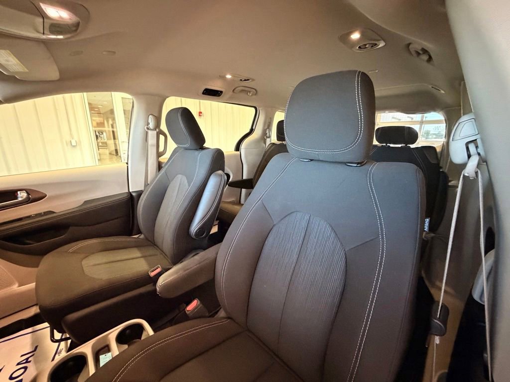 Used 2023 Chrysler Voyager LX FWD image 24