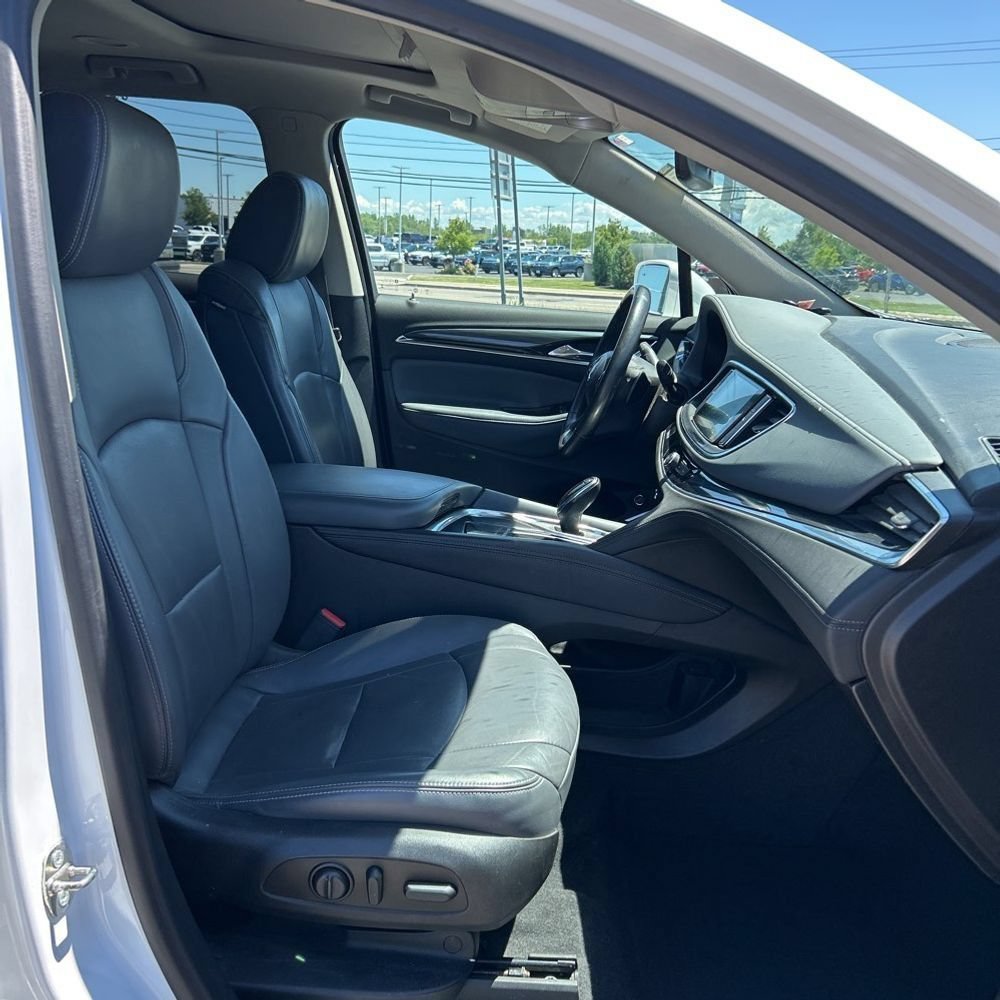 Used 2018 Buick Enclave Essence AWD/4WD image 11