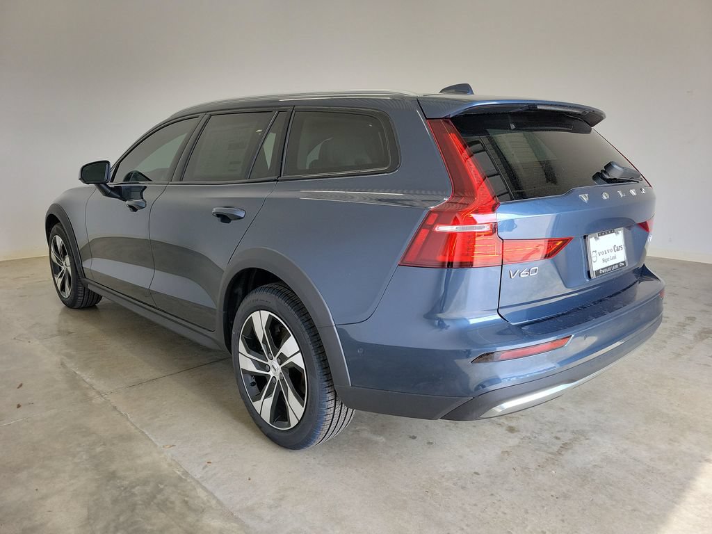 New 2026 Volvo V60 B5 Cross Country Plus w/ Climate Package AWD/4WD image 7