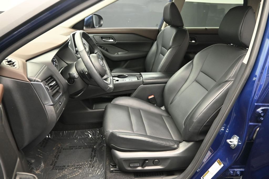 Used 2023 Nissan Rogue SV w/ SV Premium B Package FWD image 15