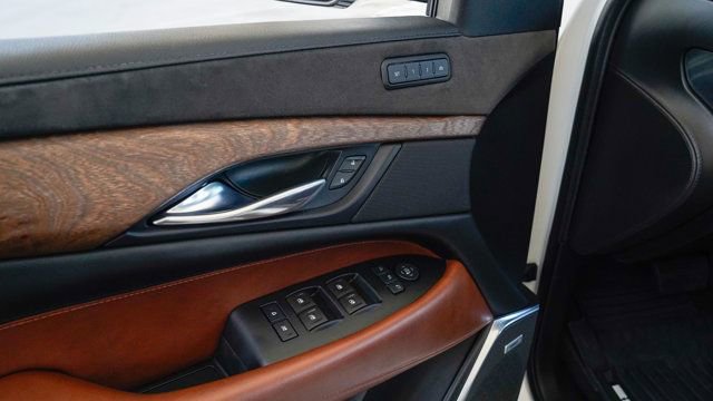Used 2019 Cadillac Escalade ESV Premium Luxury RWD image 43