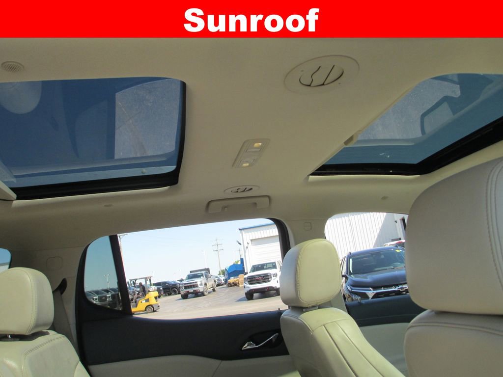 Used 2021 GMC Acadia Denali w/ Denali Technology Package AWD/4WD image 17