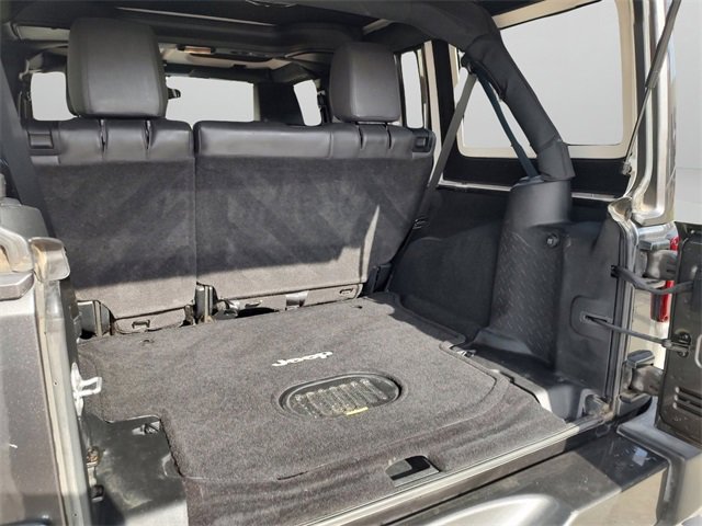 Used 2016 Jeep Wrangler Unlimited Sahara w/ Connectivity Group image 31