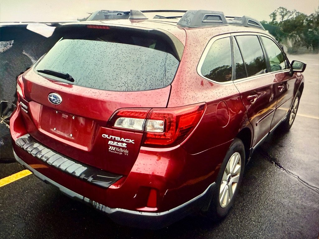 Used 2017 Subaru Outback 2.5i Premium image 3