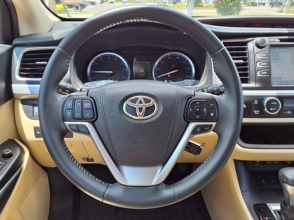 Used 2019 Toyota Highlander XLE FWD image 31