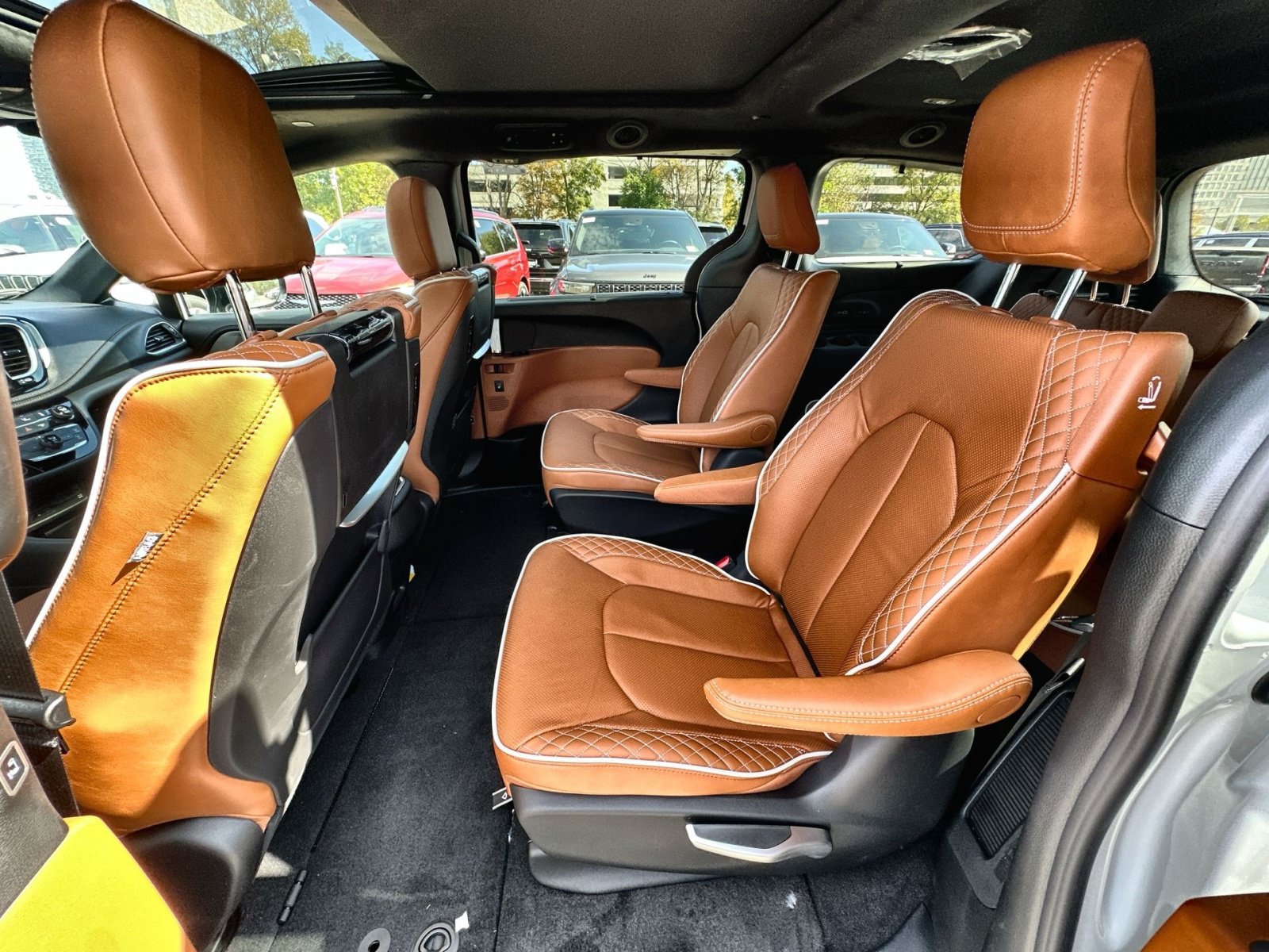New 2026 Chrysler Pacifica Pinnacle FWD image 25