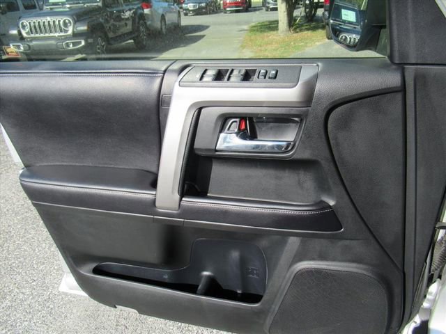 Used 2018 Toyota 4Runner SR5 image 19
