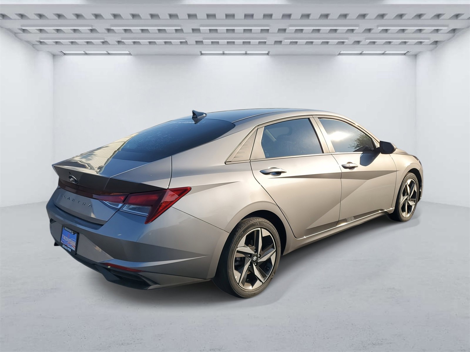 Used 2023 Hyundai Elantra SEL w/ Convenience Package image 4