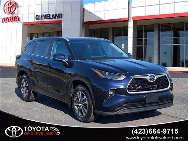 Used 2023 Toyota Highlander XLE AWD/4WD video 1