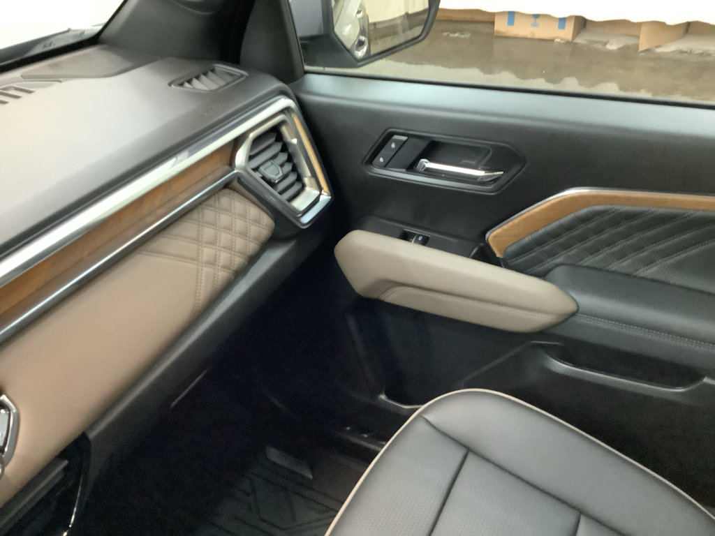 Used 2025 GMC Canyon Denali AWD/4WD image 20