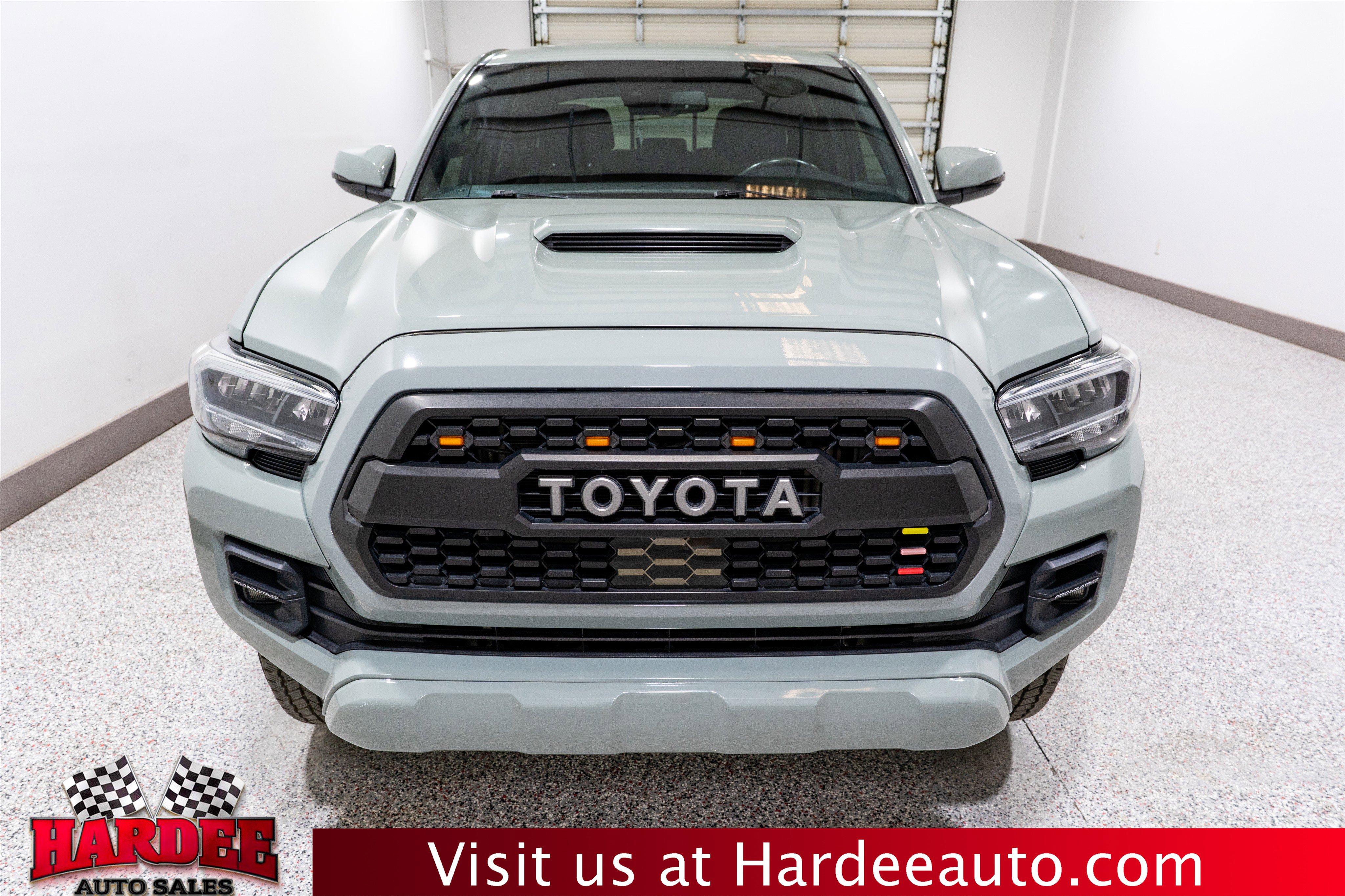 Used 2022 Toyota Tacoma TRD Sport w/ Technology Package RWD image 7