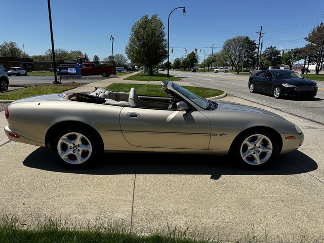 Used 2000 Jaguar XK8 Convertible image 4