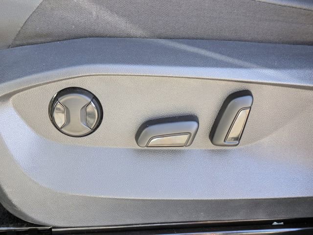 Used 2023 Volkswagen Tiguan SE image 22