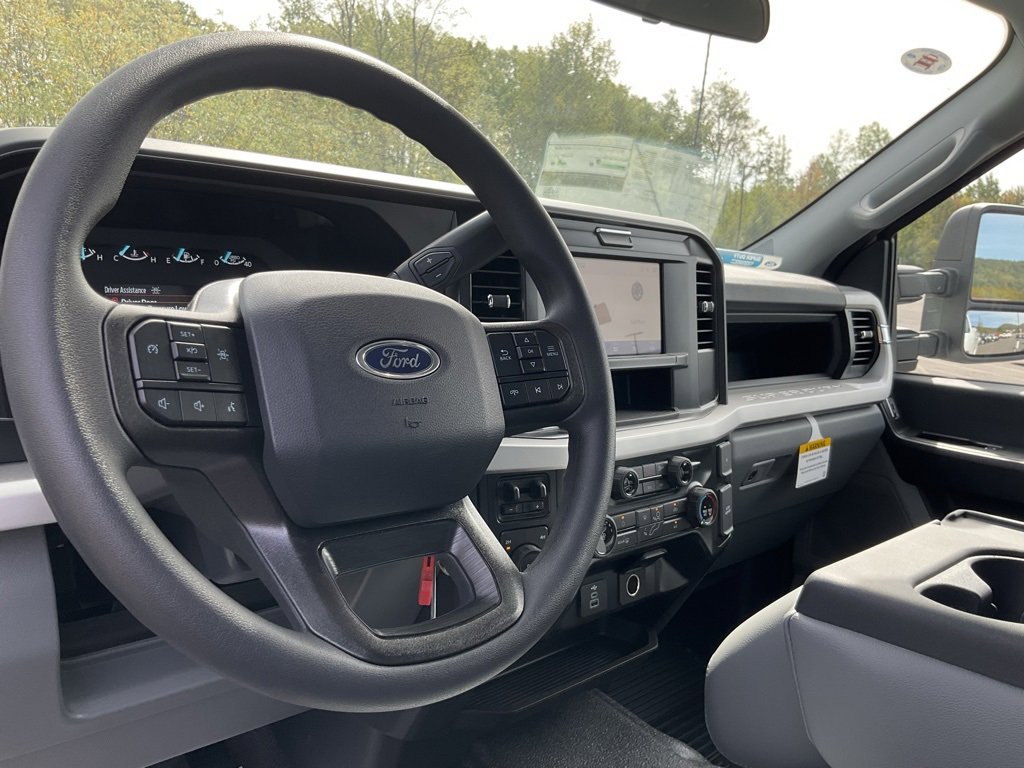 New 2026 Ford F350 XL w/ XL Chrome Package image 18