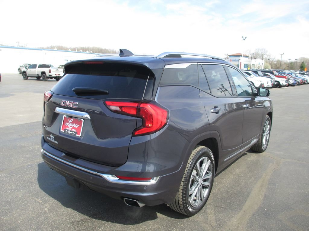 Used 2018 GMC Terrain Denali w/ Advanced Safety Package image 5