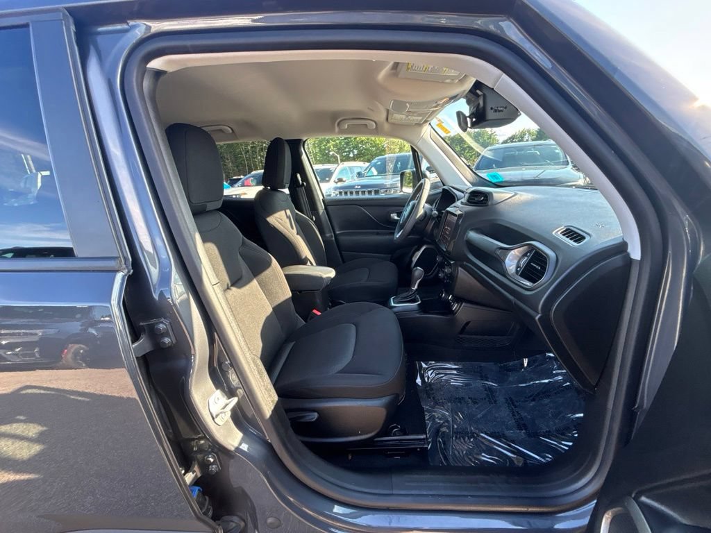 Certified 2023 Jeep Renegade Latitude AWD/4WD image 25