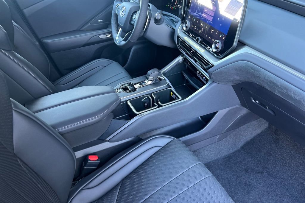 New 2026 Lexus TX 500h AWD image 16