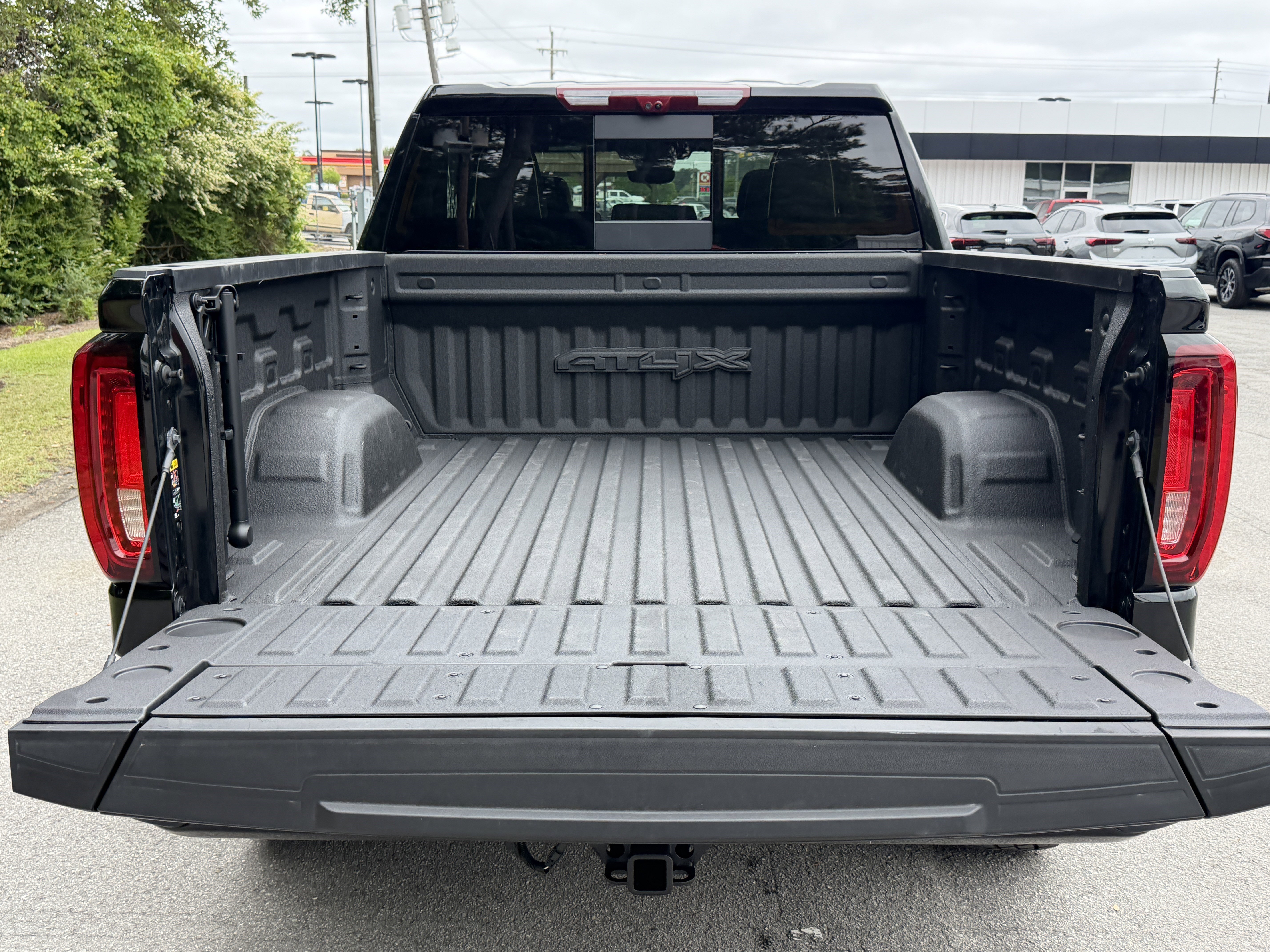 Used 2024 GMC Sierra 1500 AT4X AWD/4WD image 4