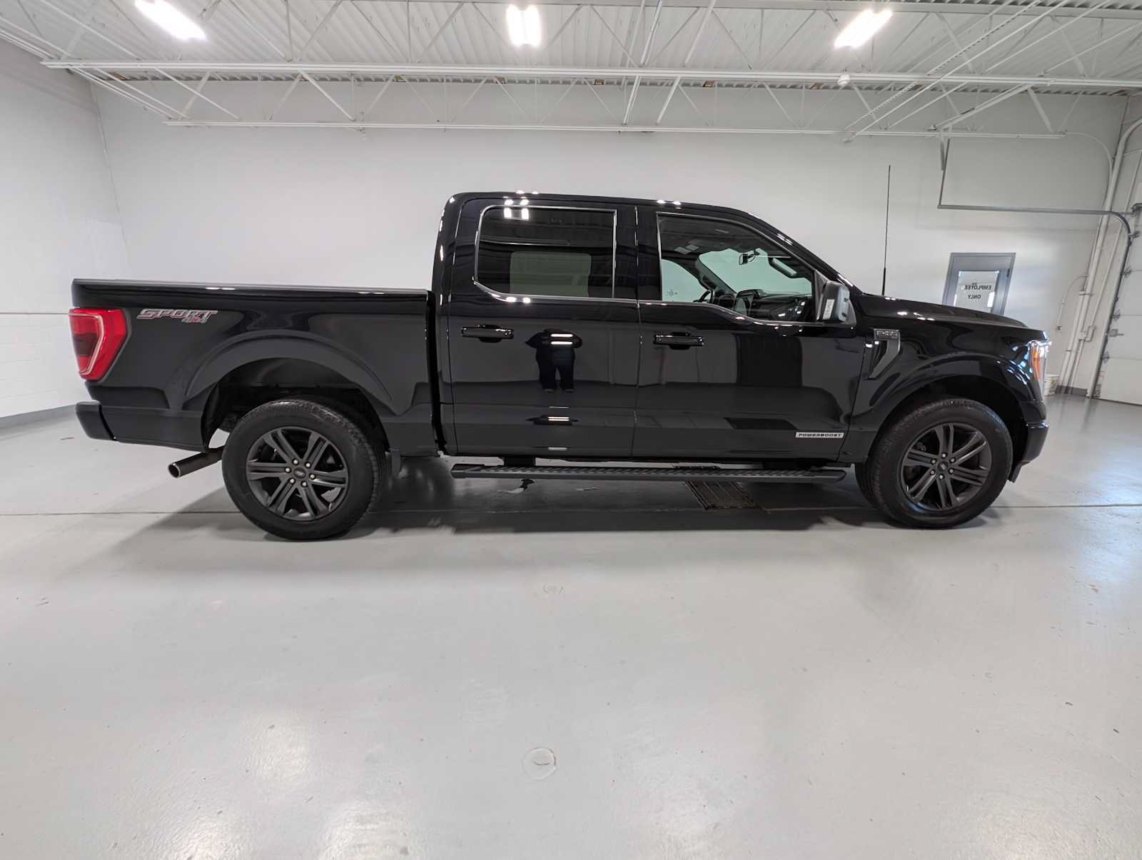 Used 2022 Ford F150 XLT w/ Equipment Group 302A High AWD/4WD image 7