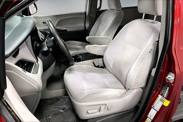 Used 2020 Toyota Sienna LE AWD/4WD image 20