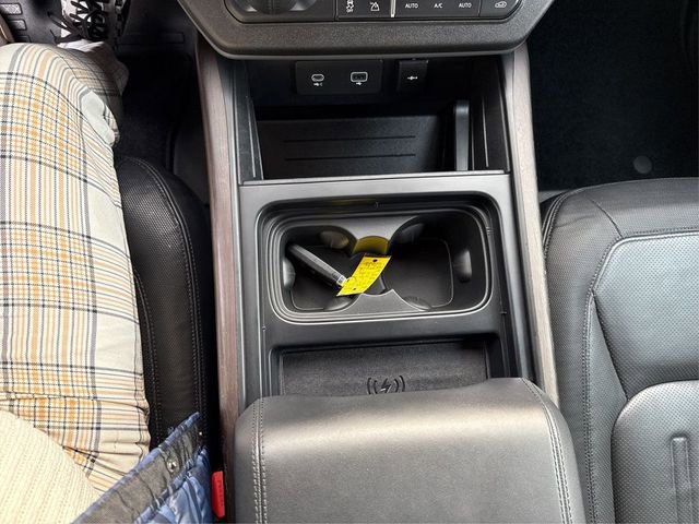 Used 2021 Land Rover Defender 110 X-Dynamic HSE image 14