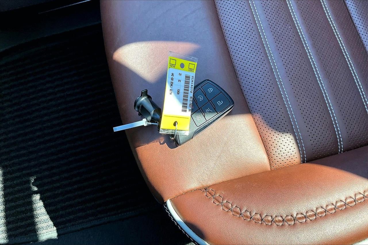 Used 2023 GMC Yukon Denali Ultimate image 34