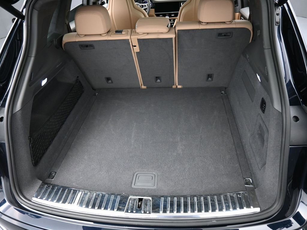 Certified 2023 Porsche Cayenne GTS AWD/4WD image 33