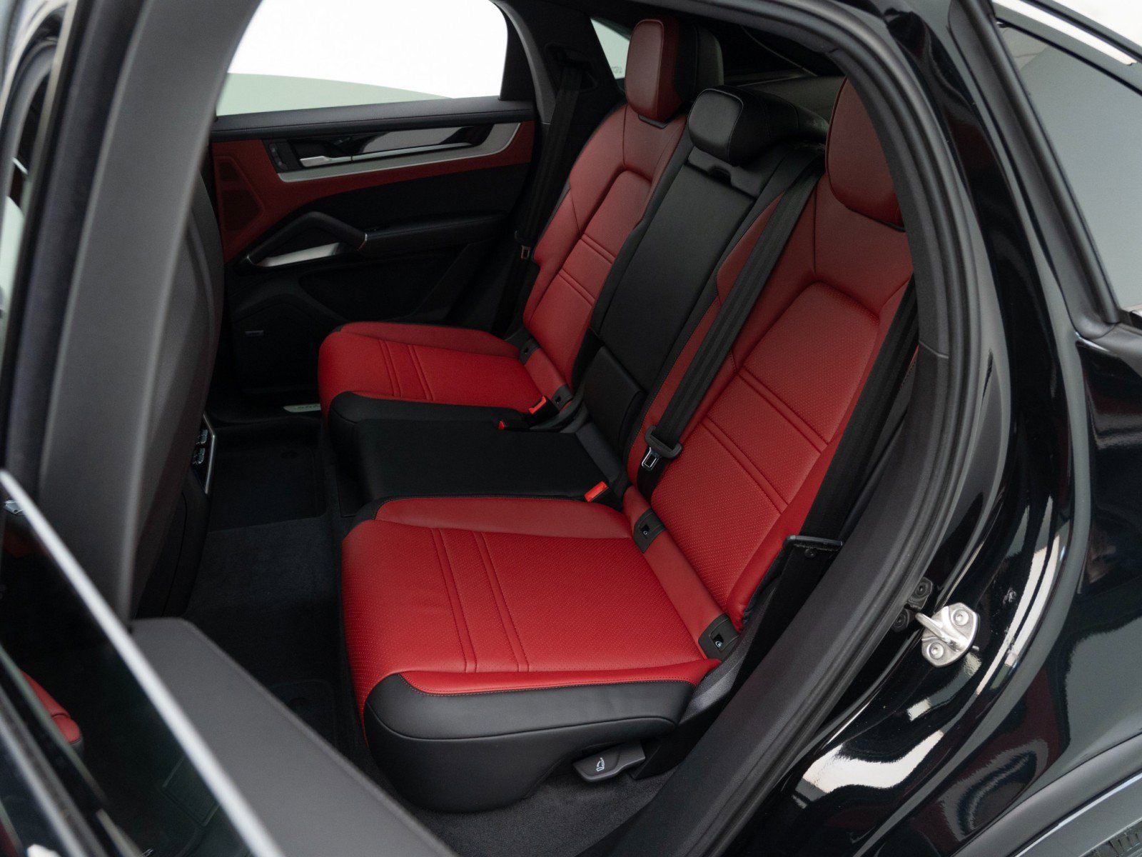 New 2026 Porsche Cayenne GTS AWD/4WD image 28