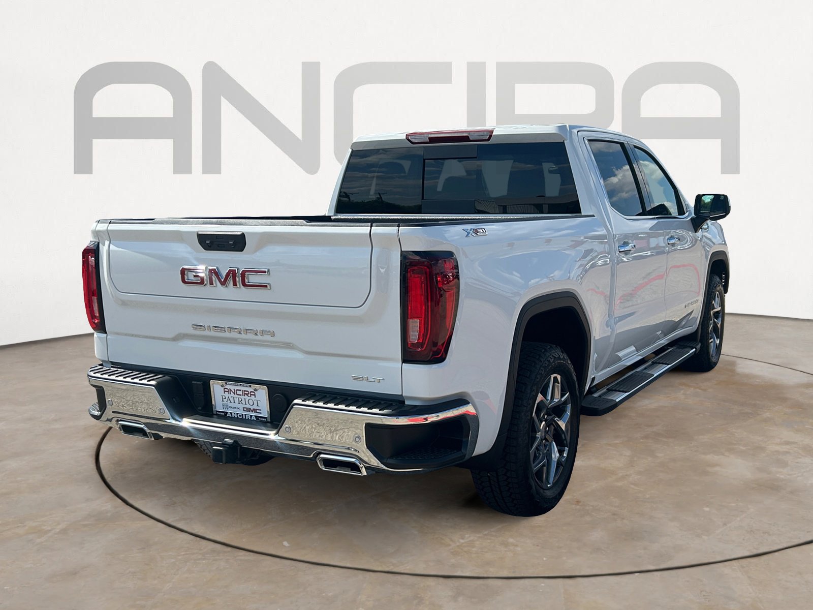 New 2026 GMC Sierra 1500 SLT AWD/4WD image 10