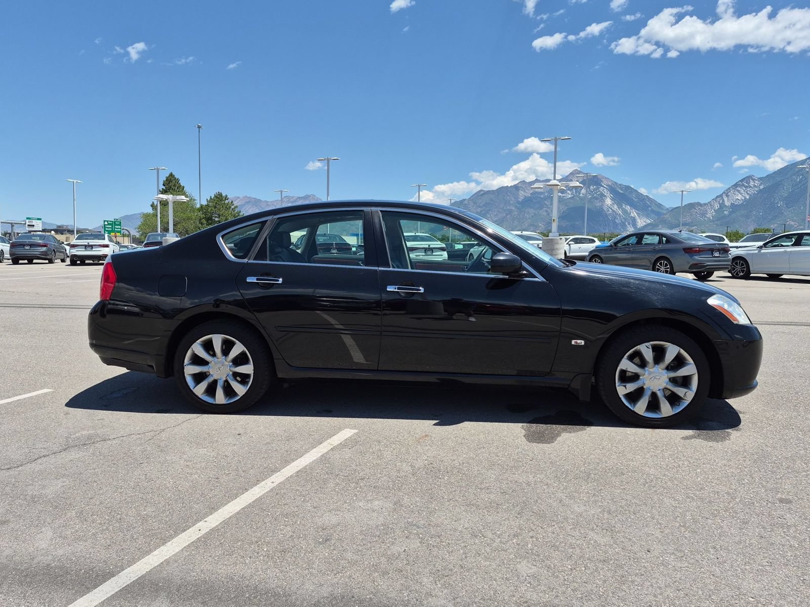 Used 2007 INFINITI M35 x w/ Technology Pkg AWD/4WD image 2