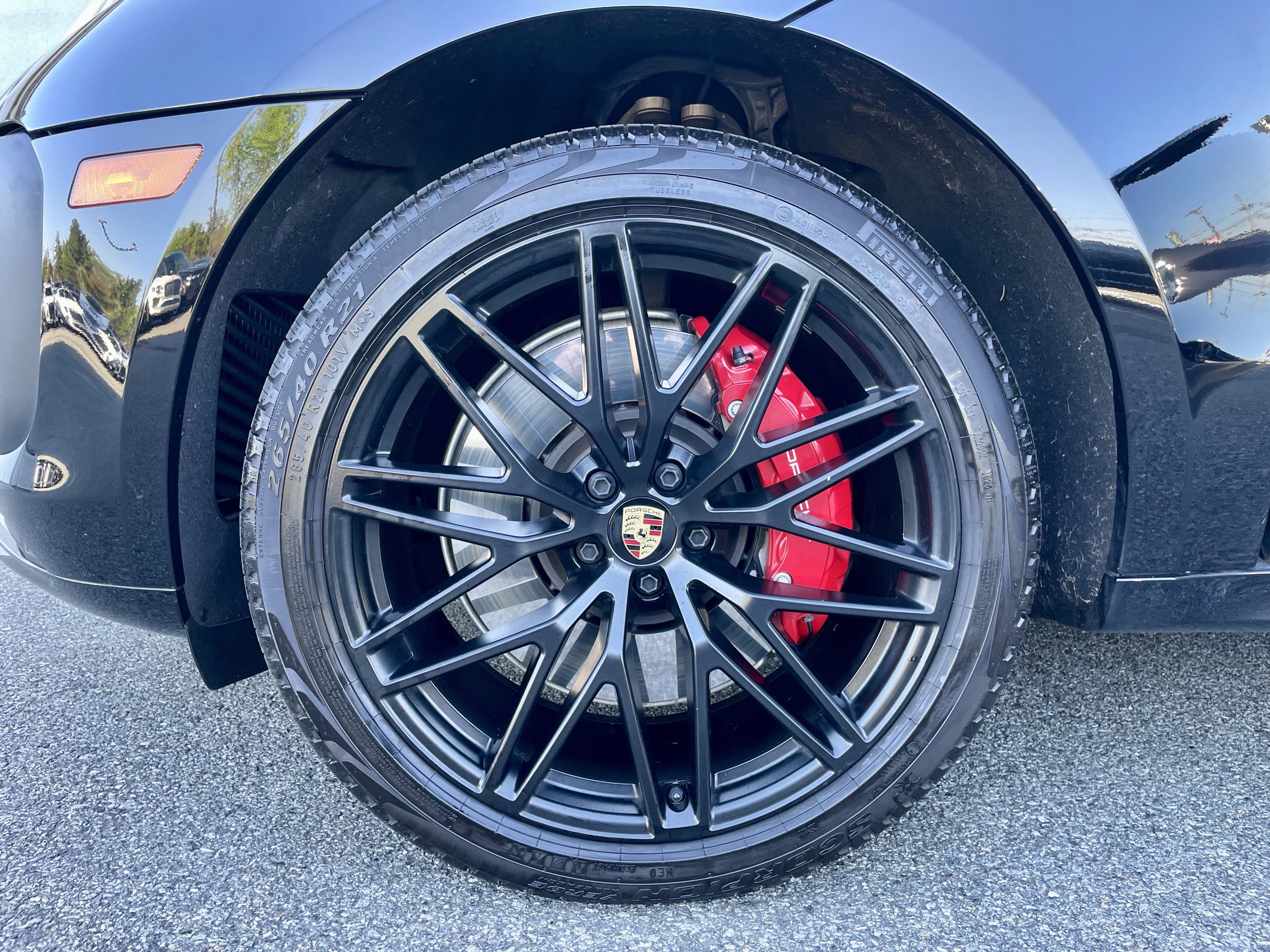 Used 2023 Porsche Macan GTS image 9