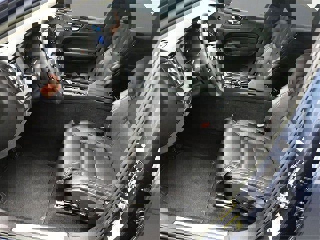 Certified 2023 Volvo XC60 B5 Ultimate image 19