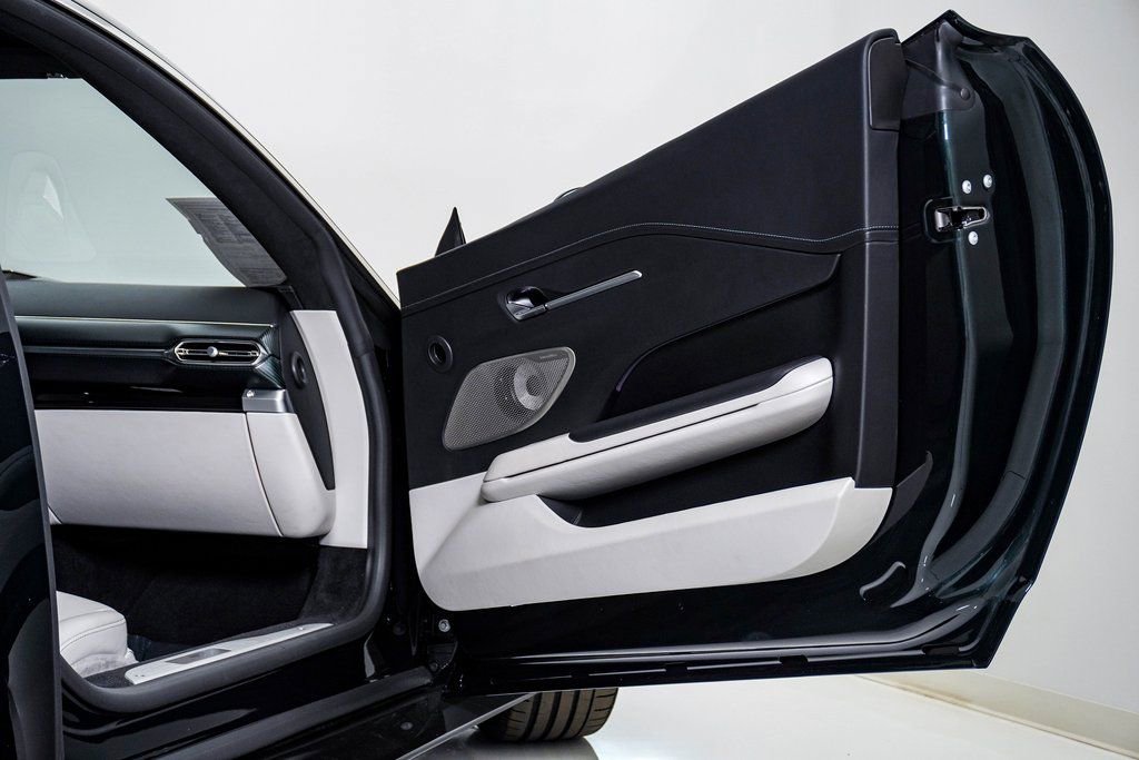 Used 2026 Aston Martin V8 Vantage Coupe image 20