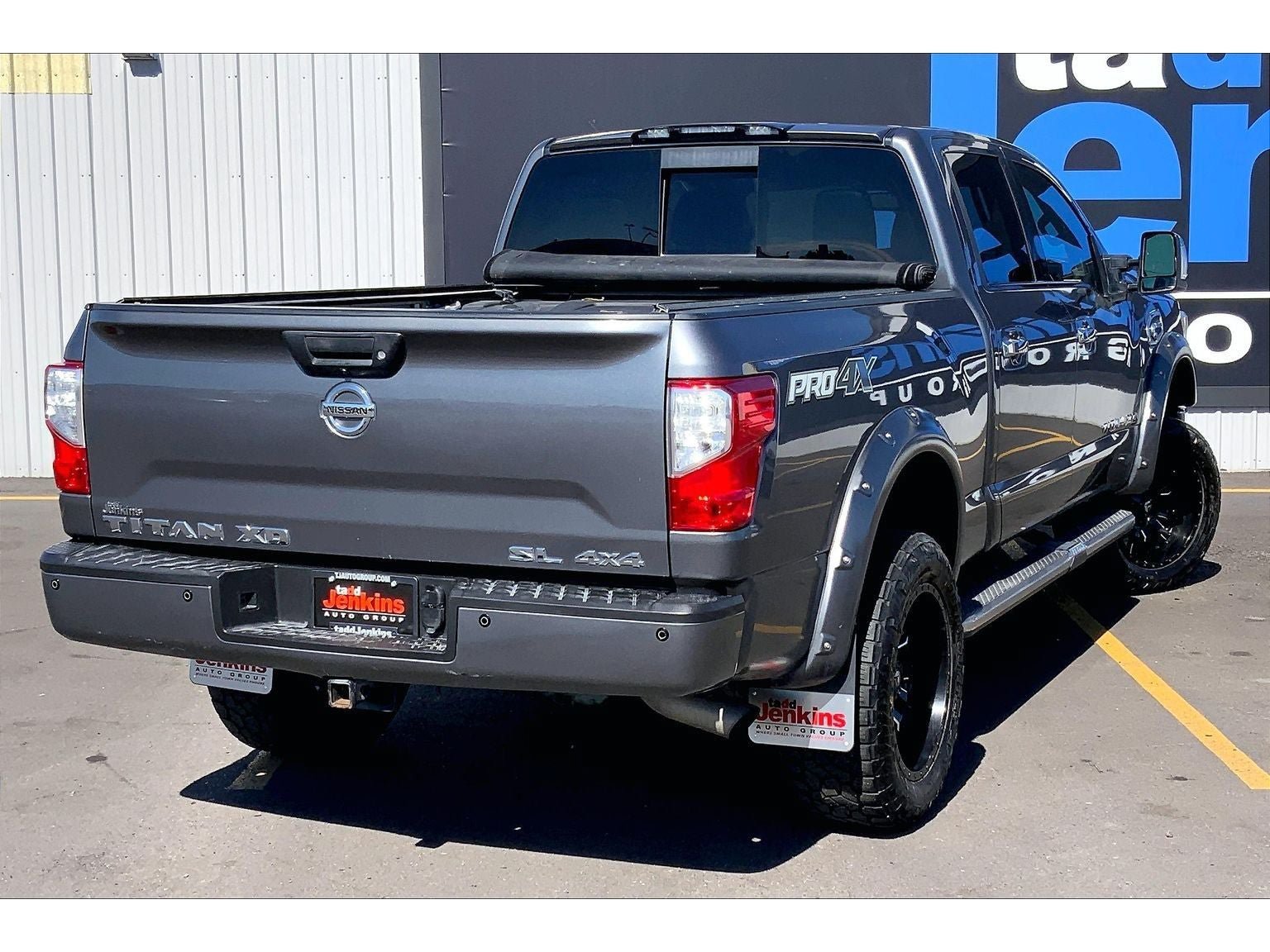 Used 2016 Nissan Titan SL AWD/4WD image 15