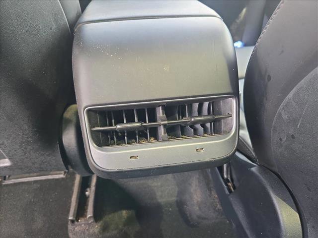 Used 2022 Tesla Model Y Long Range image 16