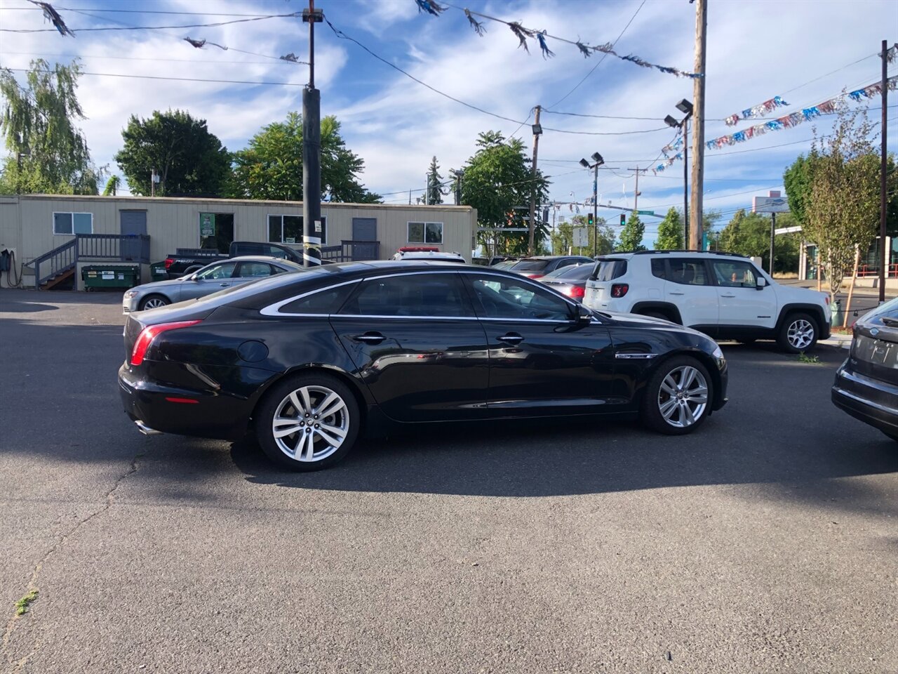 Used 2012 Jaguar XJ L RWD image 2