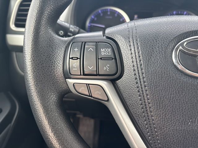 Used 2019 Toyota Highlander LE image 28
