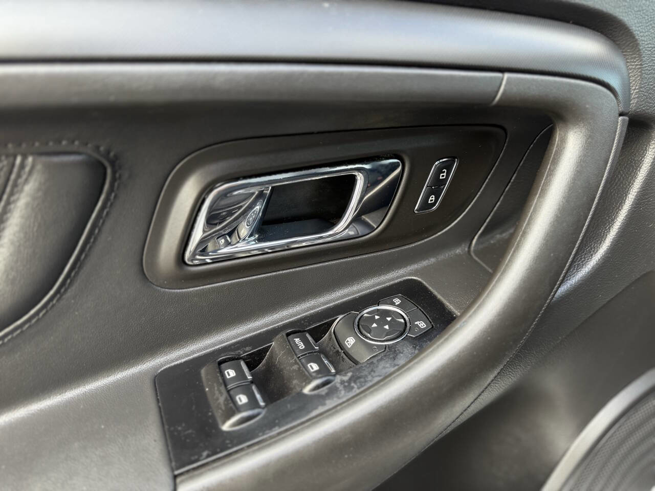 Used 2015 Ford Taurus Police Interceptor AWD image 13