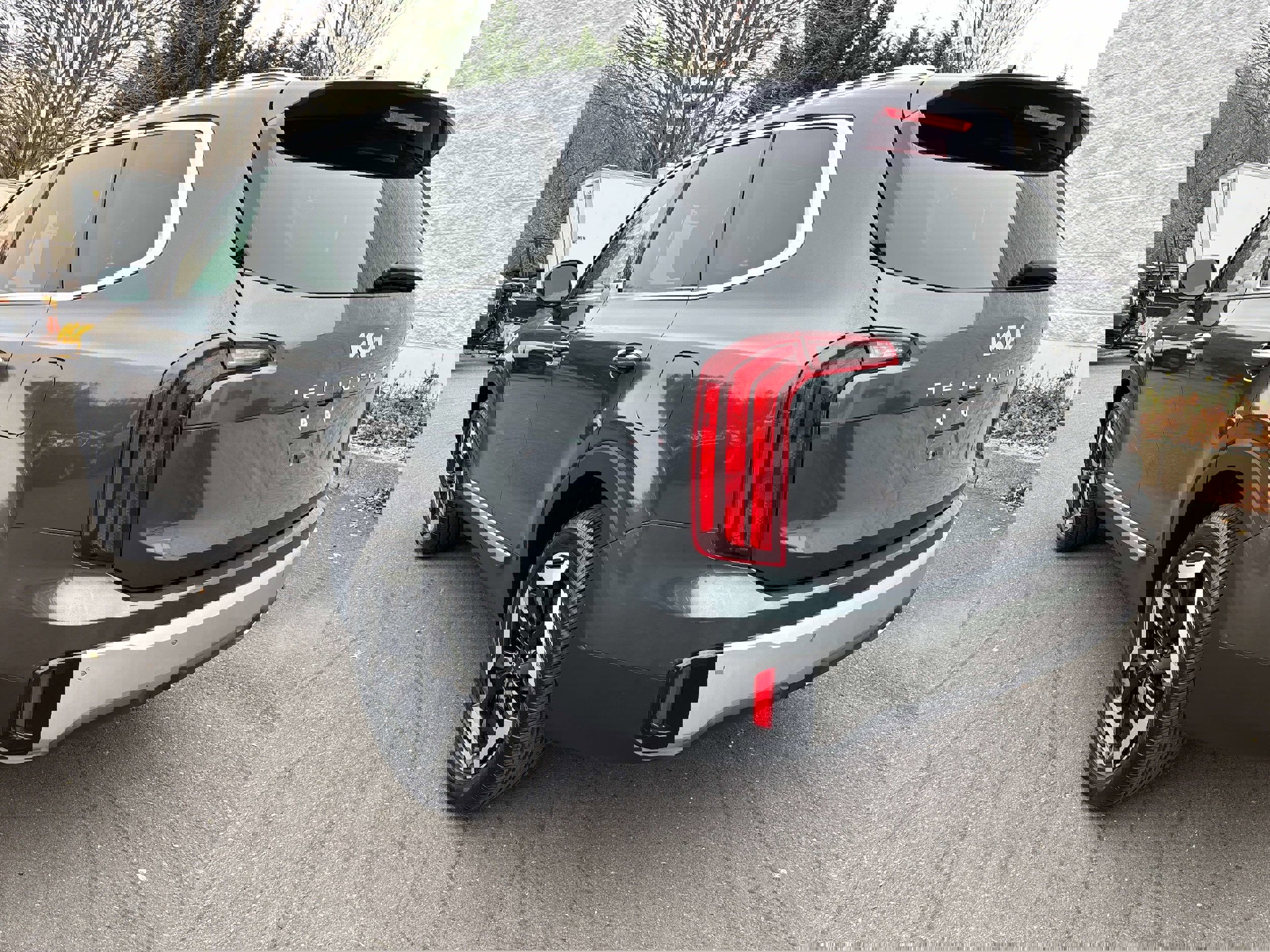 Used 2024 Kia Telluride S w/ S Sunroof Package image 4