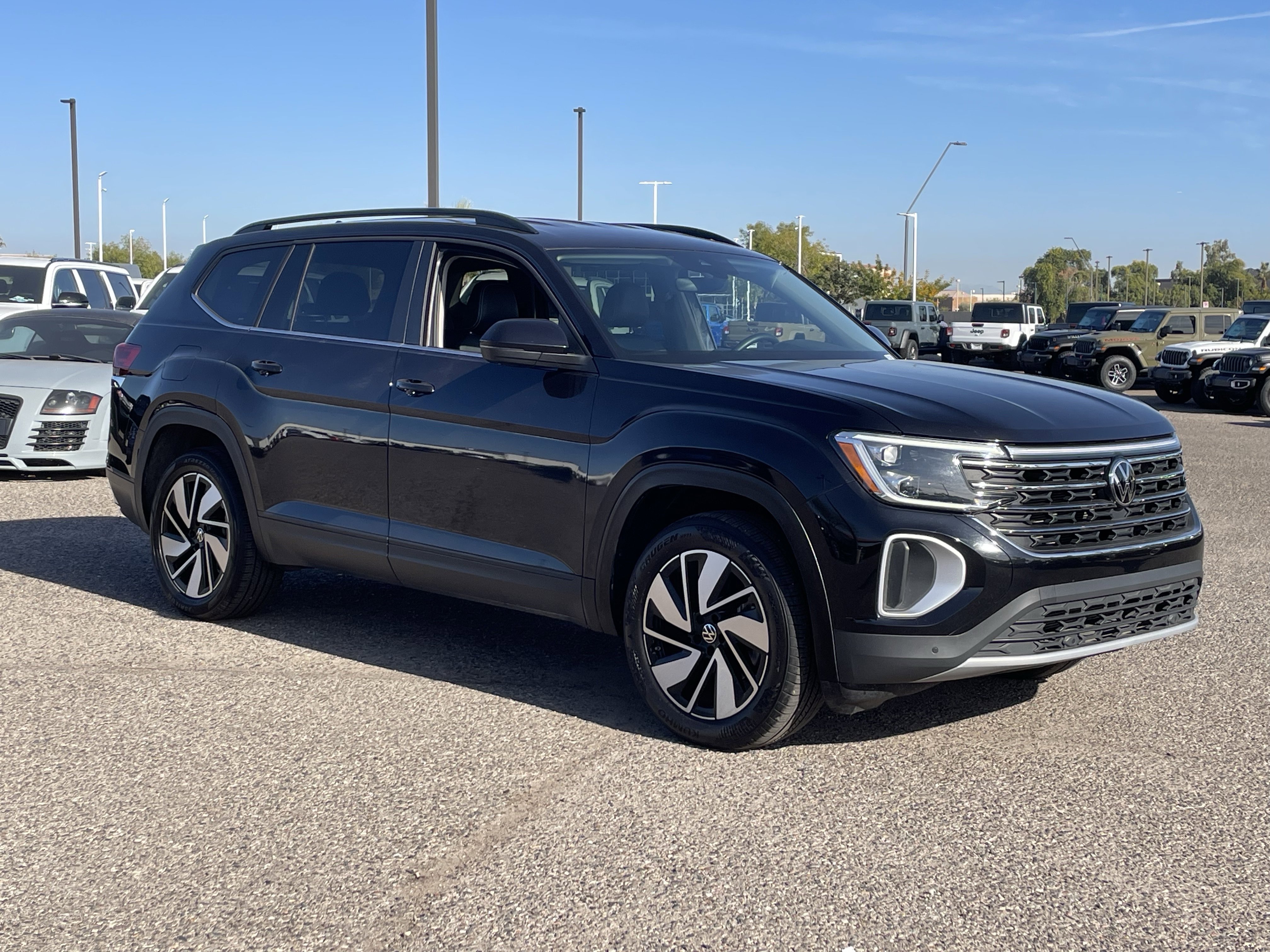 Used 2025 Volkswagen Atlas SE image 7